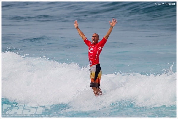 Kelly Slater clinched his tenth World Title and 45th ASP World Tour victory this morning at the Rip Curl Pro Search Puerto Rico. Photo: ASP