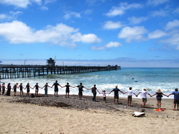 Hands Across the sand protect our beaches