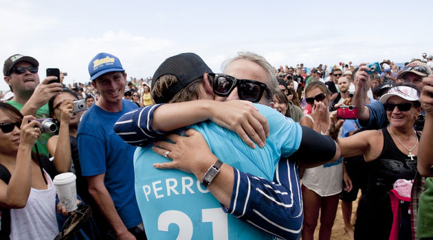 Team Perrow celebrates Kieren's win at the Pipeline Masters. Photo: ASP/Cestari