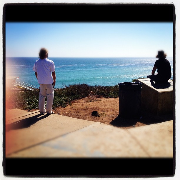 Proctor and Rosza have look at the surf. Photo: SaltyBeards.com