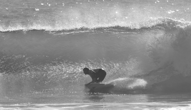 Powerful bottom turns put Curren in good position. Photo: Josh Pomer