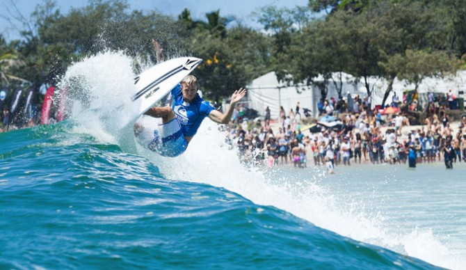 The good thing about the world's best surfers is that they can make shit look great. Photo: WSL