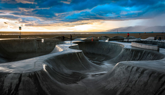 If the waves are flat, the bowl isn't. Photo: Shutterstock