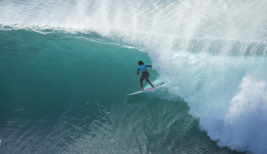 Sally surfed helmet free at the Target Maui Pro, where she finished second to World Champ Carissa Moore. Photo: WSL / Poullenot / Aquashot