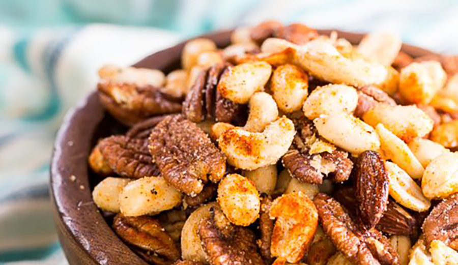 Idea: spicy cajun nuts. Photo: Pinterest.