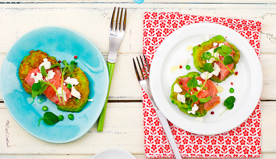 Idea: green pea cakes topped with smoked salmon and feta. Photo: Shutterstock.