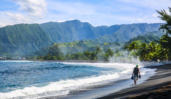 Tahiti Bodysurfing