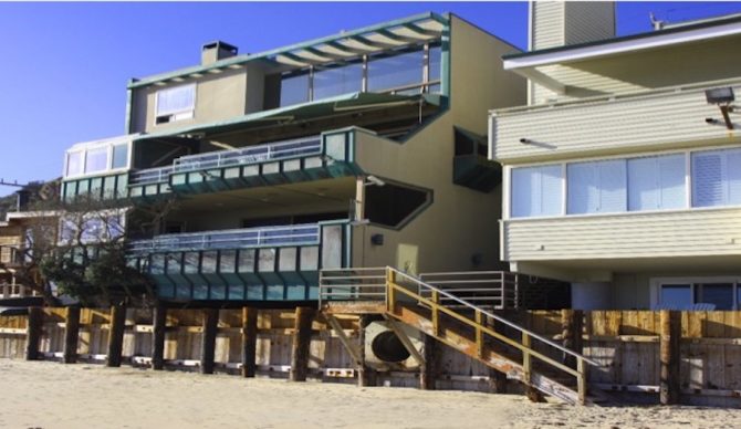 The Lent home and the illegal staircase that currently blocks beach access. Photo: Surfrider