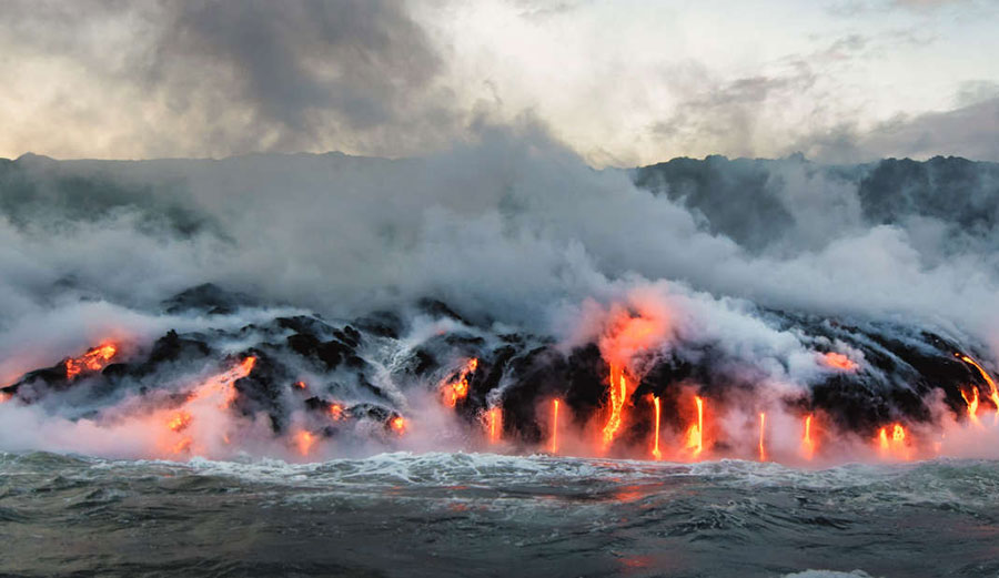 The newfound methane cache is nearly 5,000 miles long and stretches from Hawaii to Guatemala . Photo: Shutterstock