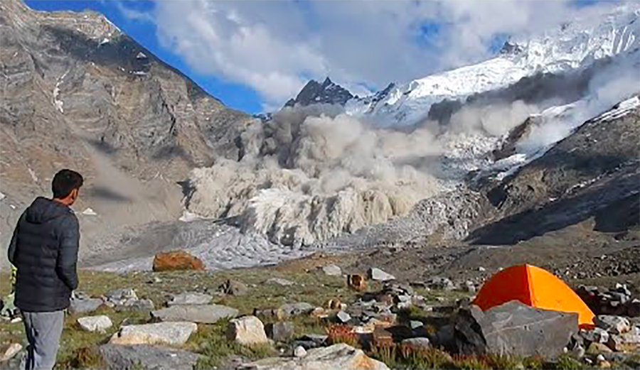 Watch This Giant Avalanche Rip Past A Himalayan Base Camp The Inertia