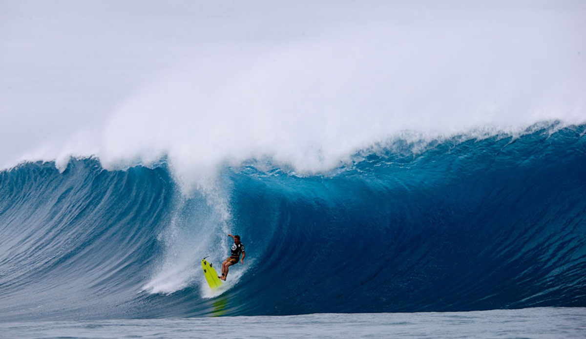 Brent Dorrington preparing for a Pipeline enema. Photo: Bielmann