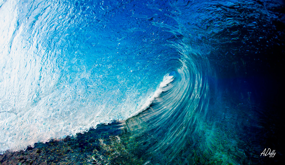 Teahupoo drying out on a super clean day. Photo: <a href=\"http://adamduffyphotography.com/\">Adam Duffy.</a>