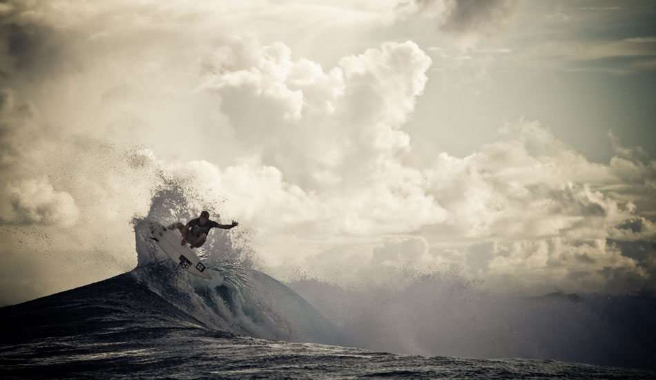 Spray mixes with clouds. Photo: <a href=\"http://www.adamwarmington.com/\">Adam Warmington.</a>