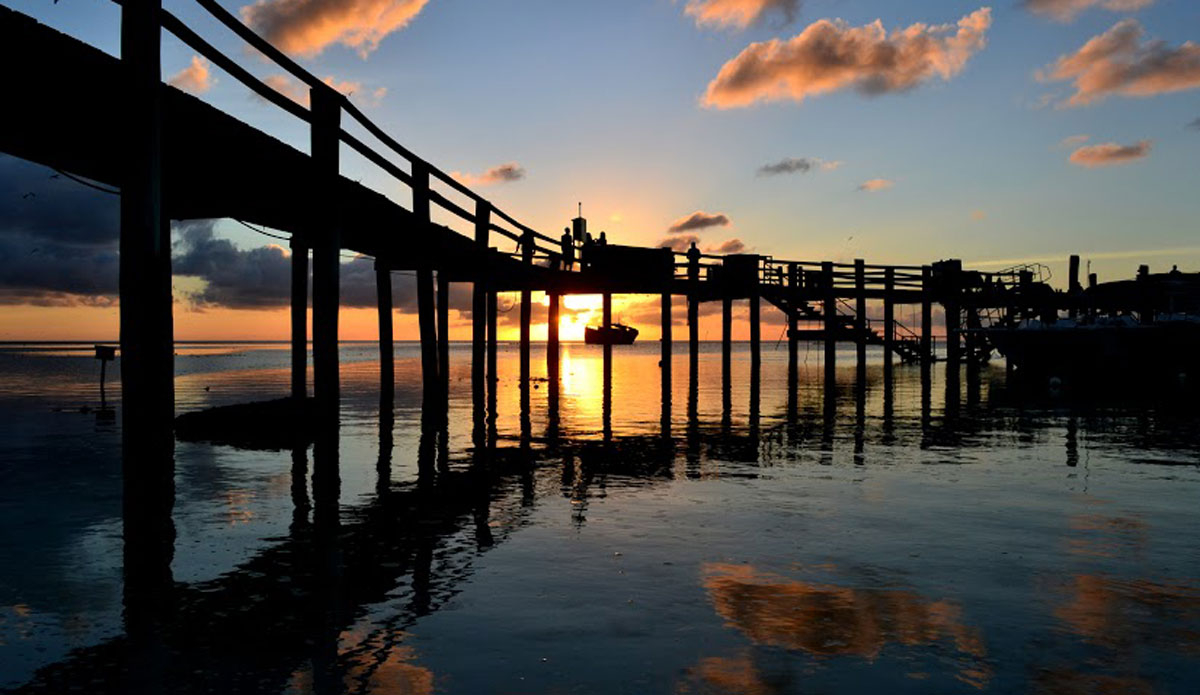 A stereotypical sunset over the Great Barrier Reef’s Heron Island. Photo: <a href=\"http://instagram.com/alexbenaud\">Alex Benaud