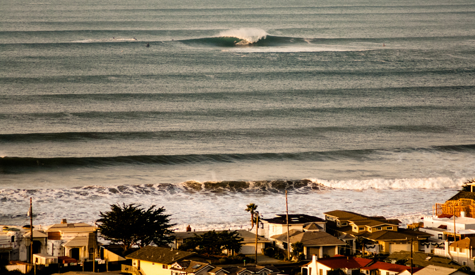  If it\'s not the biggest swell of the year, this wave isn\'t breaking. Crazy to see waves like this break in the middle of the ocean. Photo: <a href=\"http://abowlin.wix.com/andybowlinphoto\">Andy Bowlin</a>