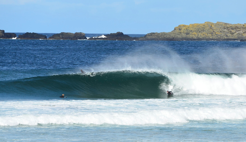 Barrels to be had at East Strand. Photo: <a href=\"www.andyhillphotography.com\">Andy Hill</a>