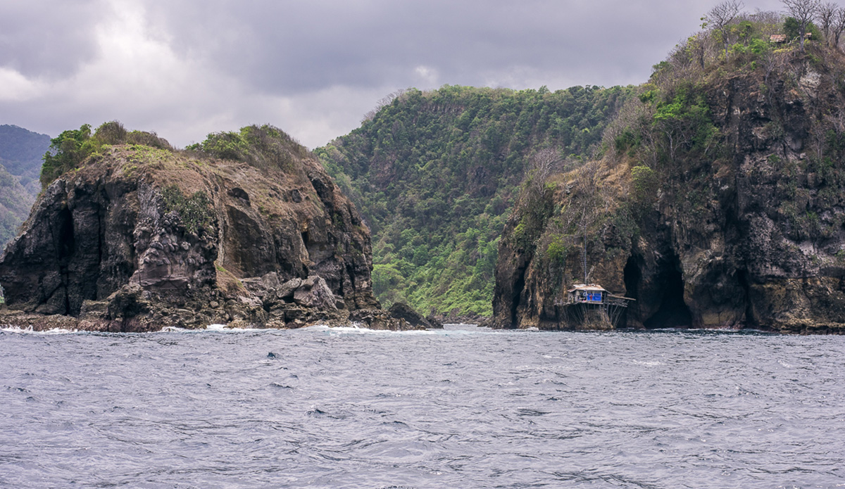 This is the most remote house I’ve ever seen. If you look closely, there’s actually another house on top of the cliff with wooden ladders as access between the two places. The man living here has to have one of the best oceanfront views in the world. Photo: Austin Robertson