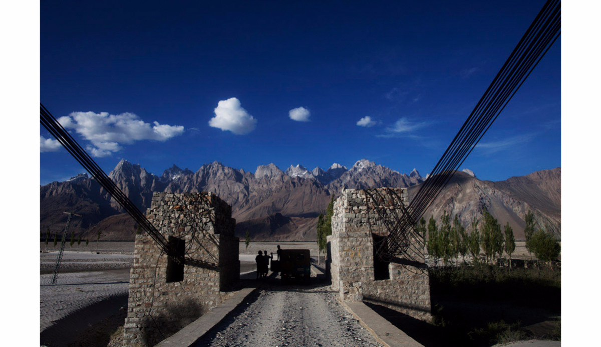 The road to Hunza and our first look of the Karakoram Range, northern Pakistan. Photo: <a href=\"https://instagram.com/krystlejwright/\">Krystle Wright</a>