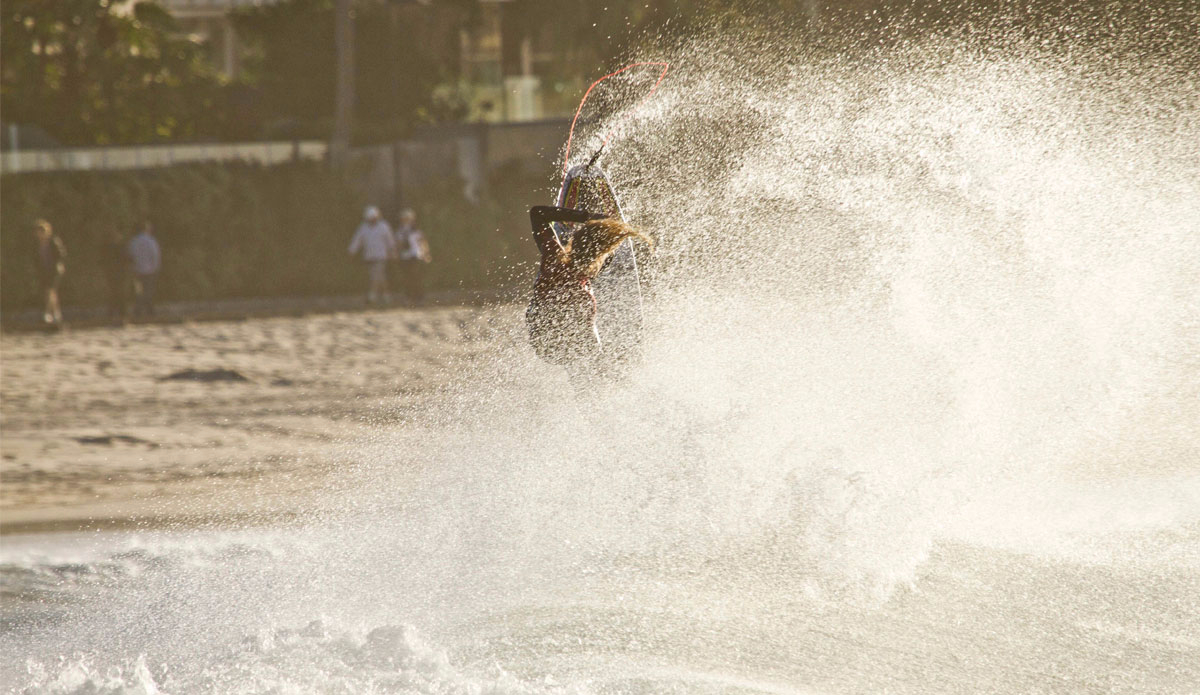 Unknown end section boosting First Point Noosa. Photo: <a href=\"http://www.narrowpathmedia.com.au/#1\"> Andrew Carruthers</a>