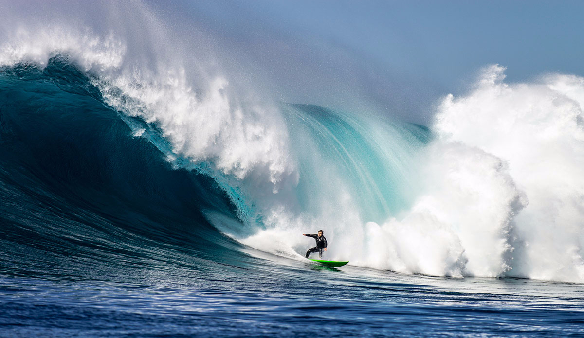 Elias Btesh outrunning a monster. Photo: <a href=\"http://www.driftwoodfoto.com/\">Ben Ginsberg</a>