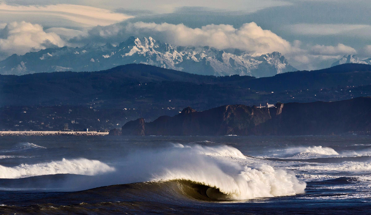 How many mesmerizing barrels spinning their glorious beauty have those mountains witnessed? Photo: <a href=\"http://semeyadetoral.com/\"> Manuel Toral</a>