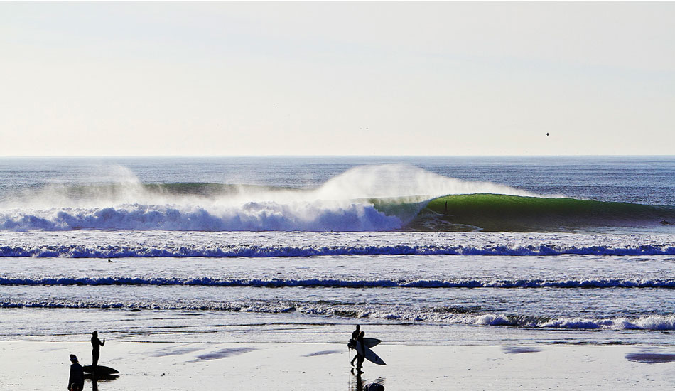 Reaching for the roof. Photo: <a href=\"http://instagram.com/migdailphoto\">Seth Migdail</a> from <a href=\"http://www.theinertia.com/surf/ocean-beach-goes-off/\" target=\"_blank\">Ocean Beach Goes Off</a>