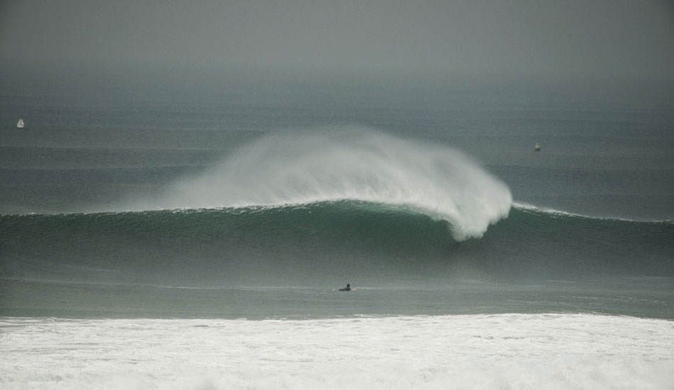 Massive peak of goodness that never ever comes to the South Bay. Photo: <a href=\"http://www.rickyjlesser.com/\" target=\"_blank\">Ricky Lesser</a> <a href=\"http://www.theinertia.com/surf/los-angeles-scores-epic-thanksgiving-swell/\" target=\"_blank\">Los Angeles Scores Epic Thanksgiving Swell</a>