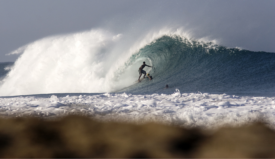 Another angle of Puerto Escondido and another Brazilian surfer: Diego Silva. Image: <a href=\"http://www.luizblanco.com/Home.html\" target=\"_blank\">Blanco</a>