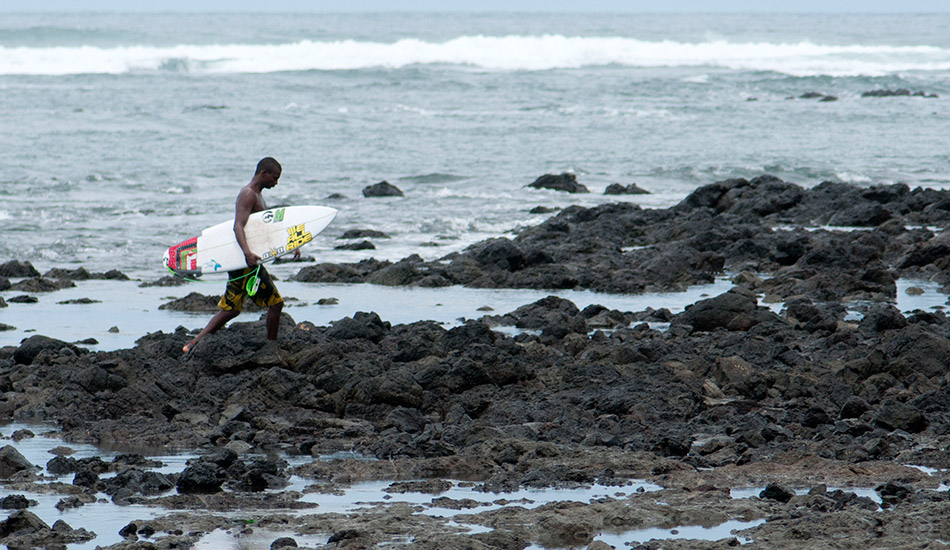 The only downside to a long session here is walking in on the jagged rocks. Photo: <a href=\"http://www.isawsg.com/\" target=_blank>ISA/Rommel Gonzales</a>.