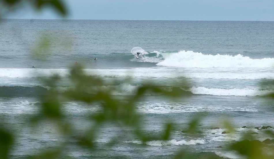 The morning conditions tend to be cleaner and offer long, smooth lines. Photo: <a href=\"http://www.isawsg.com/\" target=_blank>ISA/Rommel Gonzales</a>.