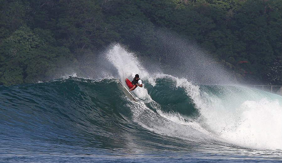 Cholito Alfonso. Home field advantage in Santa Catalina. Photo: <a href=\"http://www.isawsg.com/\" target=_blank>Philippe Demarsan</a>.