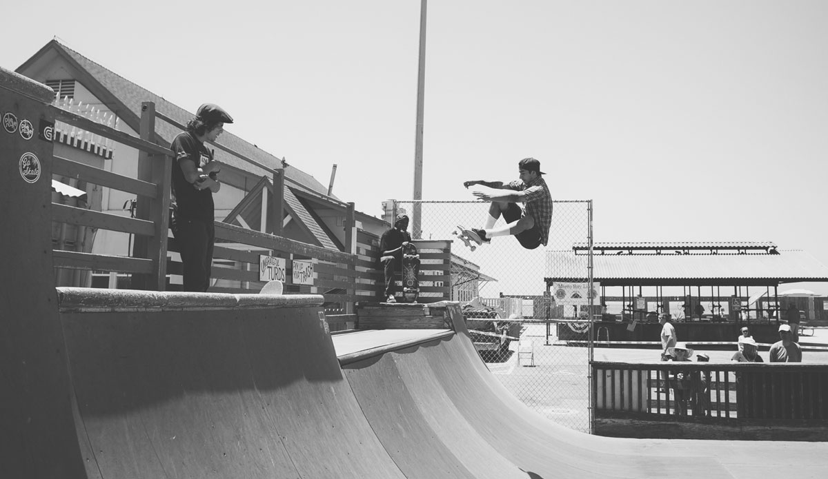 Flat spells are not the end of a good time around home. Kaleb Black, Cayucos,  Califronia. Photo:<a href=\"http://www.colinnearman.com\">Colin Nearman</a>