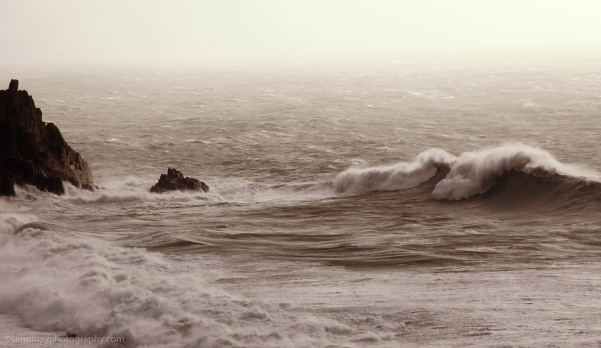 One of the biggest, chunkiest waves I saw last winter. Photo: <a href=\"https://plus.google.com/102308141752801627777/posts\"> Simon Rickwood</a>