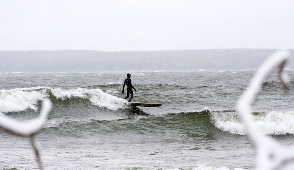 A left on the Lake. Photo: <a href=\"http://www.mikekillion.com/\" target=_blank>Mike Killion.</a>