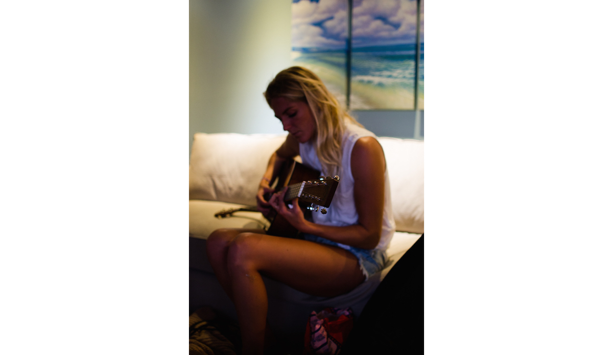 Steph Gilmore, great on a surfboard and on the guitar. Photo: <a href=\"http://danlemaitrephoto.com/\"> Dan Lemaitre</a>