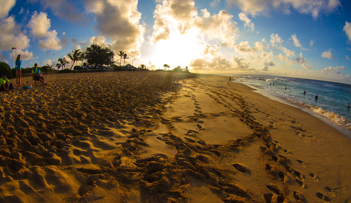 Sunrise from a recent trip to Hawaii for Zak Noyle\'s aquatography workshop. Photo: <a href=\"http://instagram.com/danny_nieves\"> Danny Nieves</a>