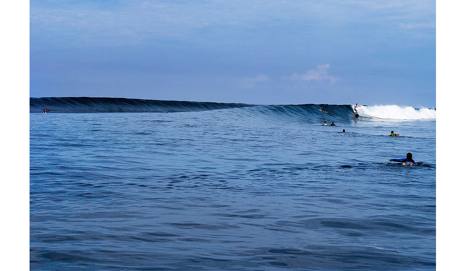 The lineup at Tavarua Right – one of the few right-handers in Fiji that not many know about. Photo: <a href=\"http://www.davenilsenphotography.com/\">Dave Nilsen</a>