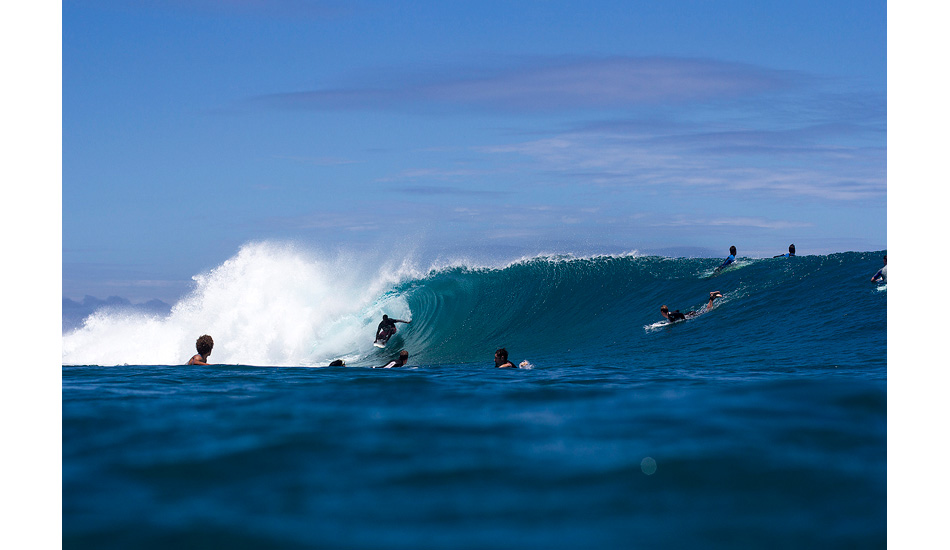 This is what Restaurants looks like when it\'s on. A perfect barrel with tons of people trying to get the shack of their lives. Photo: <a href=\"http://www.davenilsenphotography.com/\">Dave Nilsen</a>