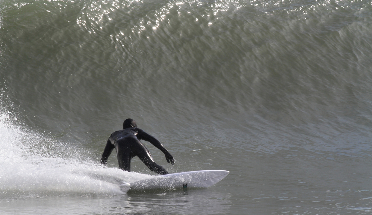 Former pro Jesse Hines still makes time to hit it in the winter. He can still put on a clinic for the young bucks every time he surfs. Photo: Mickey McCarthy