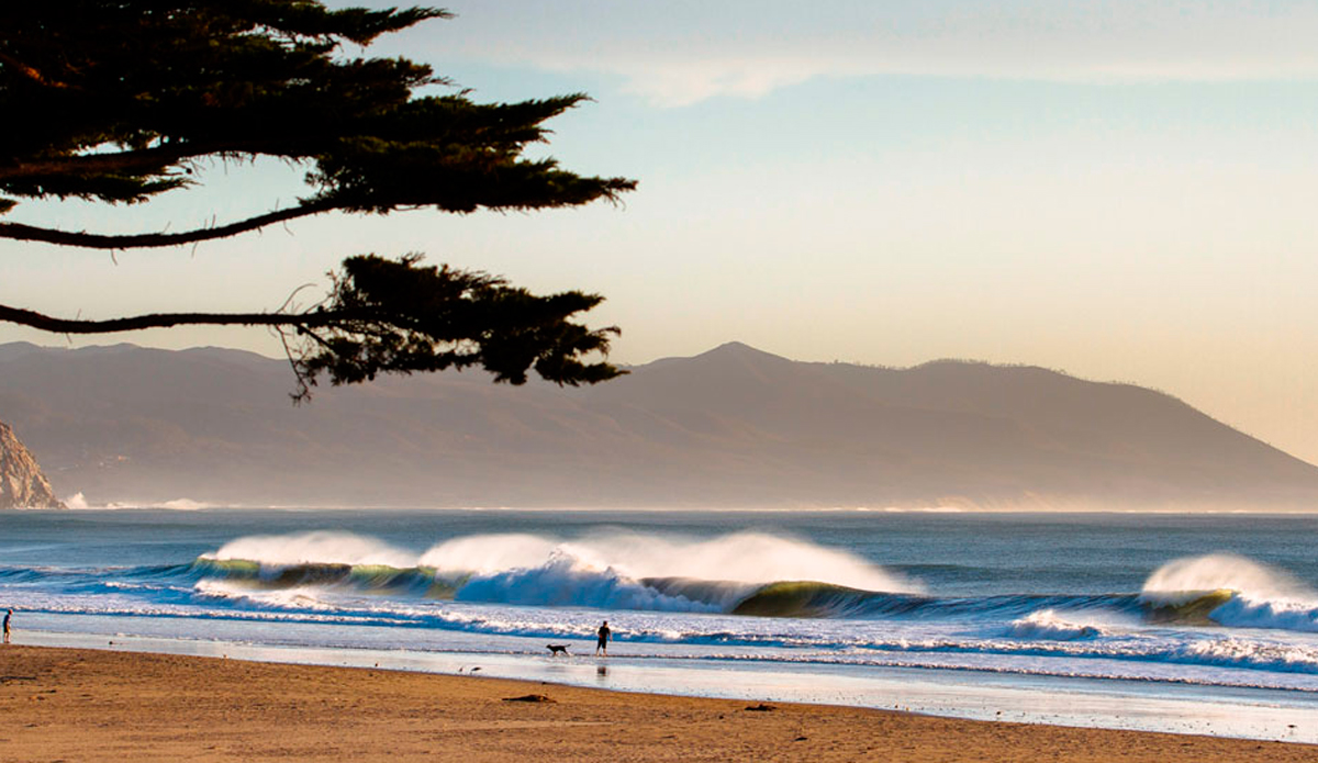 One of many waves going unridden this last week on the central coast. Photo:<a href=\"http://www.colinnearman.com\">Colin Nearman</a>