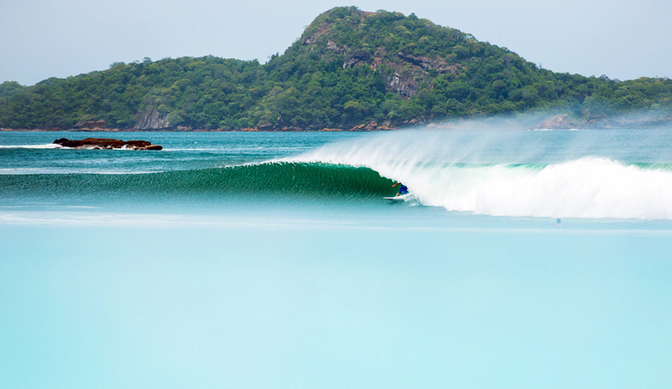 Here\'s Surfline forecaster Jon Warren on a screamer during a trip to central America last summer. Photo: <a href=\"http://9mphoto.com/\" target=_blank>Myles McGuinness</a>