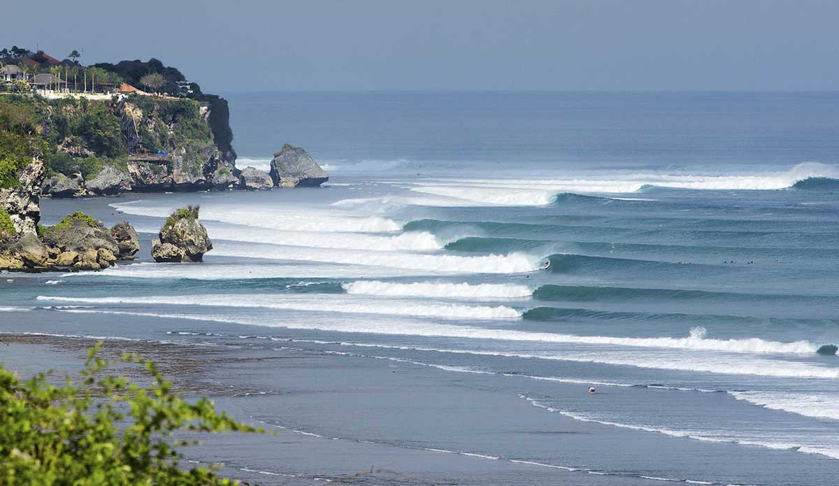 It was August 15, 2017 when I captured this photo. The swell had a perfect corner but it was not enough to make pictures from the water possible, so I decided to climb on a cliff to find the ideal location and take some shots.

From Imperial Rome on August 15, it was considered a day of rest, celebrating the end of agricultural work started by Emperor Augustus in 18 BC.
I am Roman so I have always celebrated this day with relatives and friends, only this year I wanted to celebrate from behind my camera. 