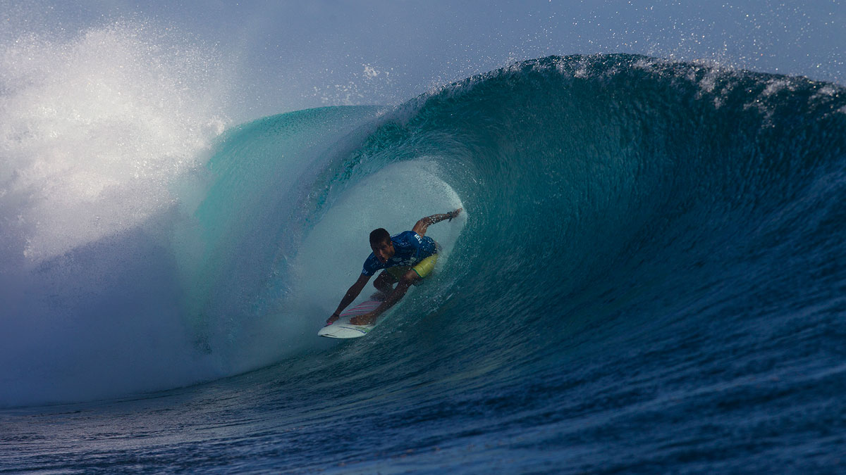 Filipe Toledo getting his lean on. Photo: <a href=\"http://www.aspworldtour.com/\">ASP</a>/<a href=\"http://www.kirstinscholtz.com/\"> Kirstin Scholtz</a>