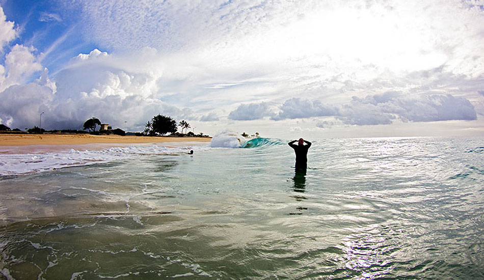 Pierce Kavanagh and another womper enjoying the clouds and cylinders of Oahu. Photo: <a href=\"http://www.gagehingeley.com/\" target=_blank>Gage Hingeley</a>.