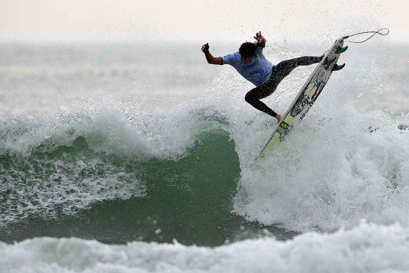 Australia\'s Jerome Forrest punts during the Hainan Classic. Photo: ISA/Gonzales