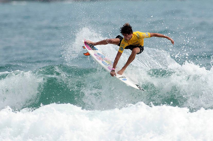 Brazilian Matheus Navarro showing off his air game. Photo: ISA/Gonzales