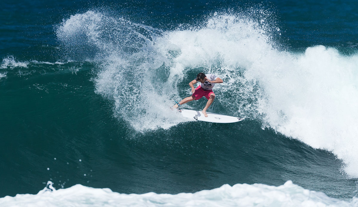 Brett Simpson surfing to a Semifinal finish at the Reef Hawaiian Pro on Saturday November 15, 2014 after being eliminated in fourth place. Simpson earns an equal 7th place earning $6500. Photo: <a href=\"http://www.aspworldtour.com/\">ASP</a>/Cestari