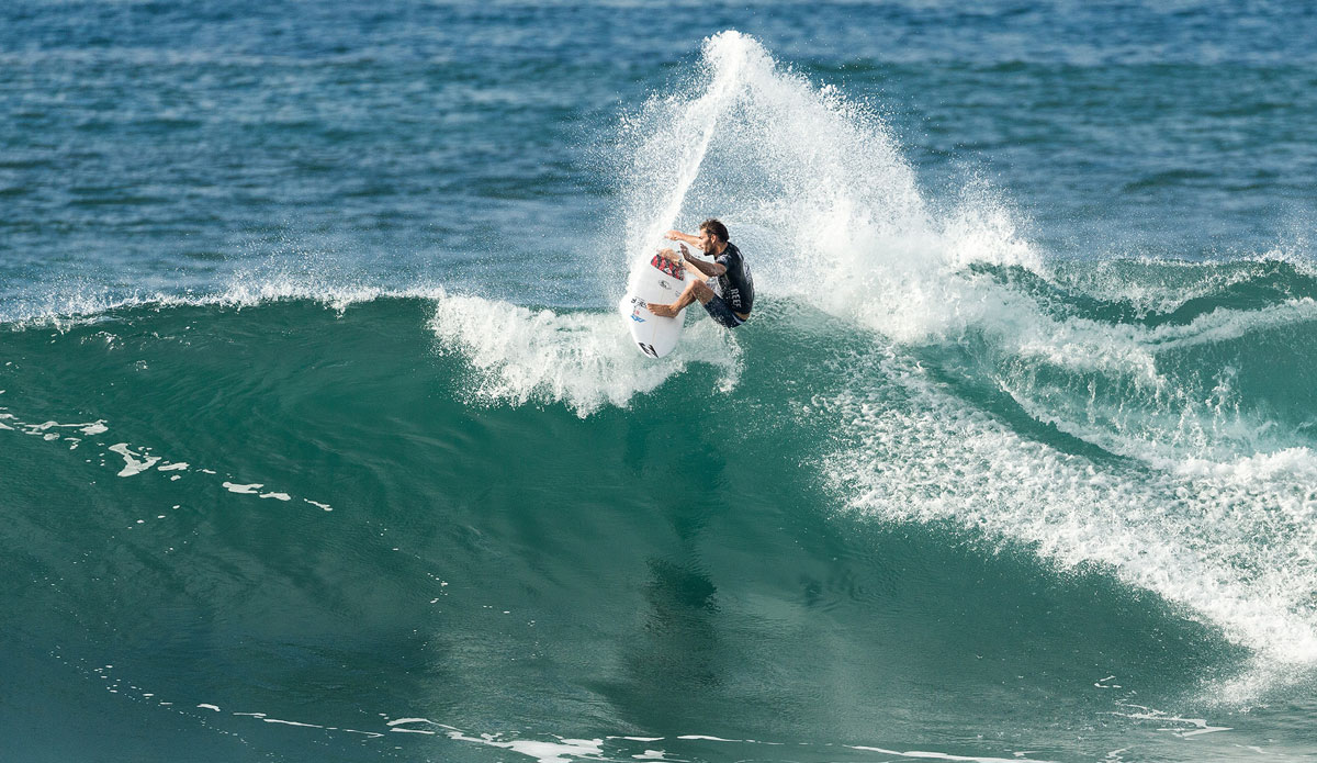 Frederico Morais of Portugal winning his Round 3 heat during the Reef Hawaiian Pro. Morais narrowly defeated Conner Coffin to earn his place in Round 4. Photo: <a href=\"http://www.aspworldtour.com/\">ASP</a>/Cestari