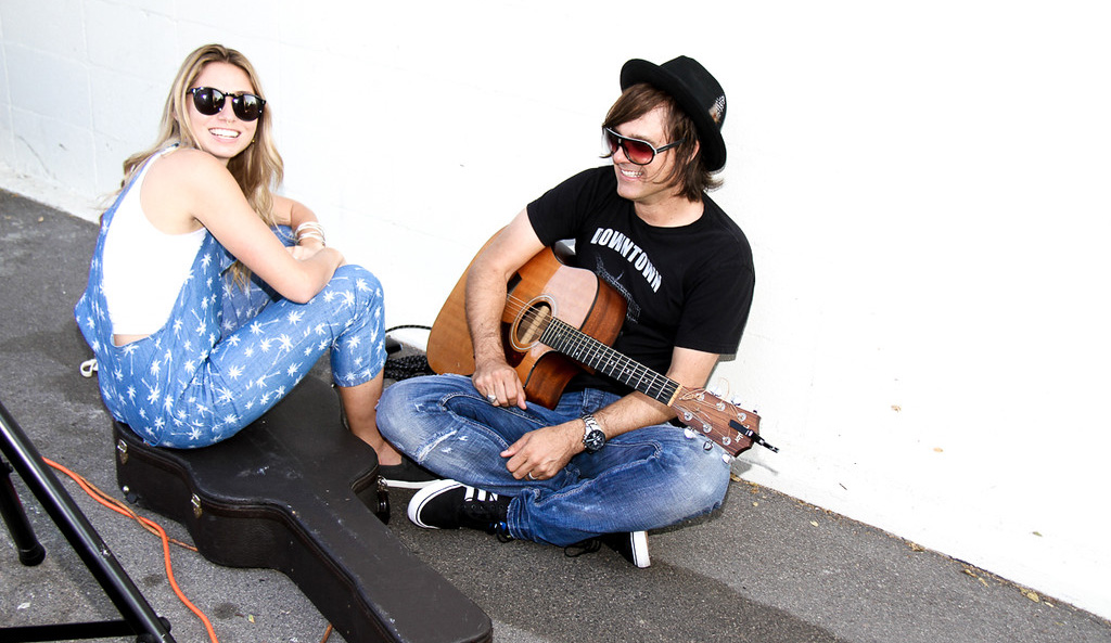 Lily Meola and guitarist get ready to rock. Photo: Ian Bailey/@ianbaileyphotography