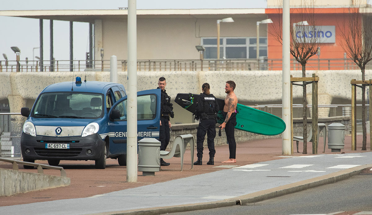 Surfing is forbidden in Capbreton, but that doesn\'t mean surfers won\'t push their luck. Photo: <a href=\"https://www.instagram.com/jeromechobeauxfr/\">Jérôme Chobeaux</a>